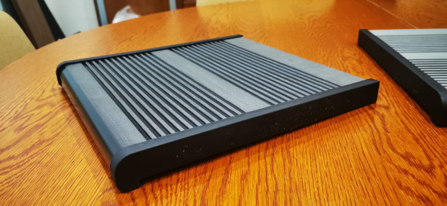 Заглушка для пустотелой ступеньки Деревопласт – комплект  (2 шт - правая   левая)